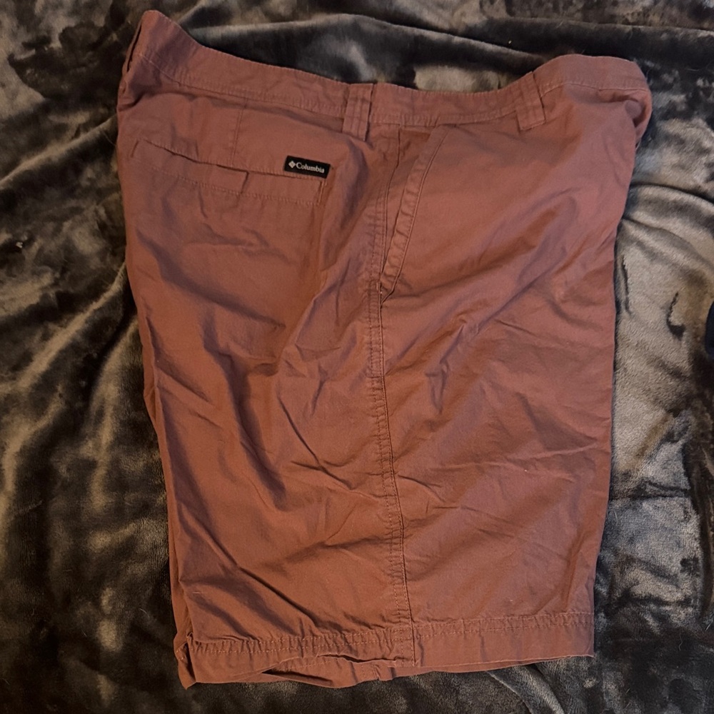 Columbia Casual Maroon Shorts